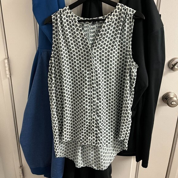 NYDJ Sleeveless Patterned Blouse - Picture 1 of 2